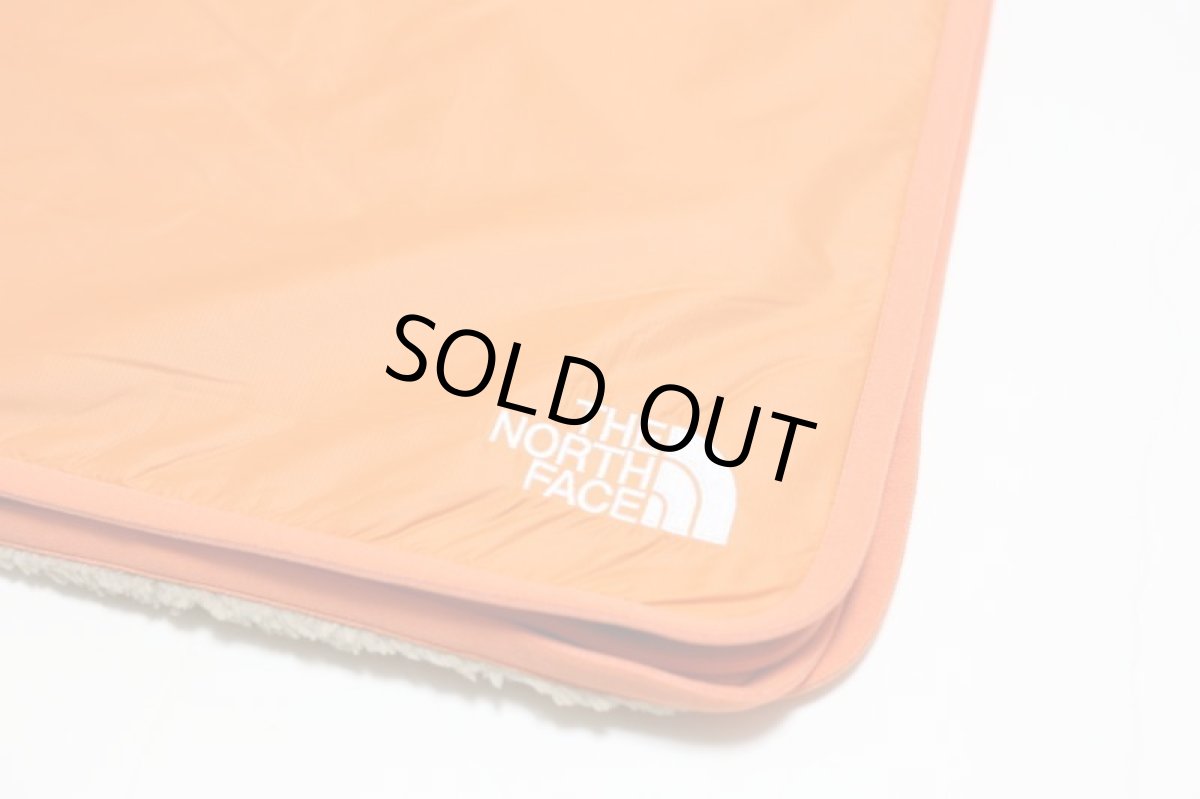 画像5: ノースフェイス ベビー  THE NORTH FACE リバーシブルコージーブランケット Baby Reversible Cozy Blanket【MD/マンダリン】 【ONE SIZE】 (5)